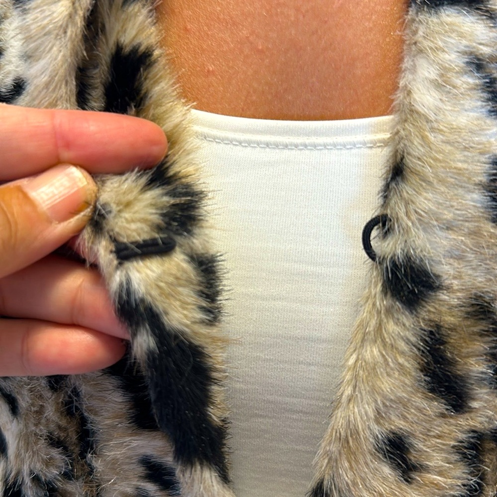 EXPRESS Fux Fur Leopard ๐ Jacket Side Pockets & Lined - Picture 7 of 10